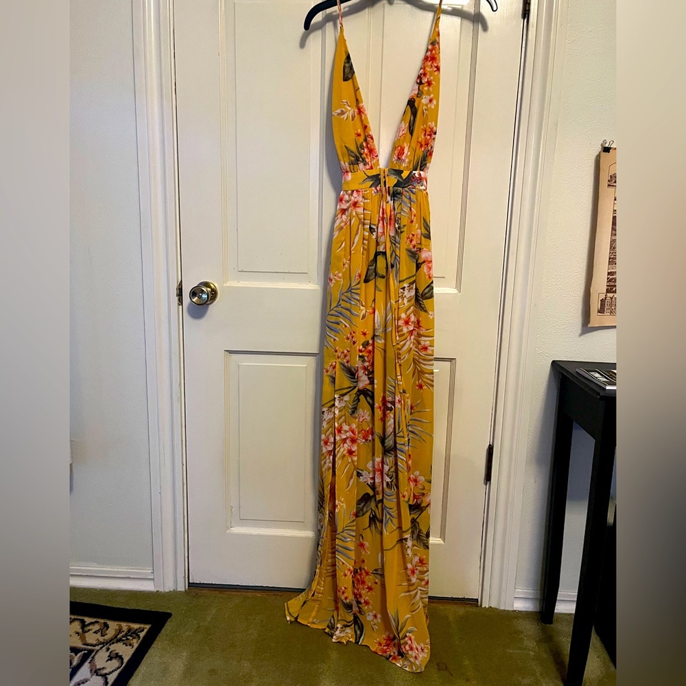 Fashion Nova Maxi Dress NWT size medium